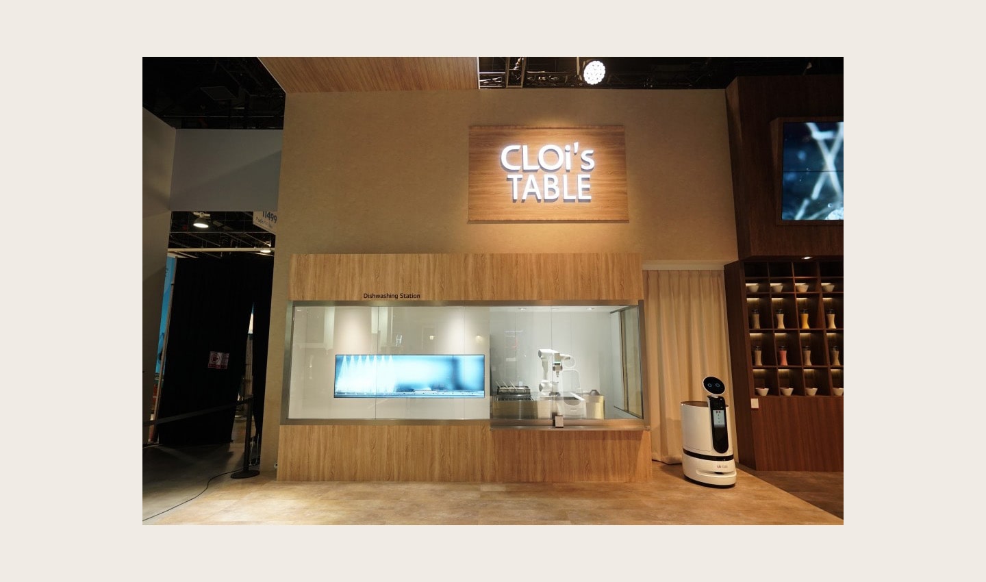 A front view of the ‘CLOi’s Table’ restaurant set up for CES 2020, with LG’s advanced robots from its CLOi lineup on display to visitors