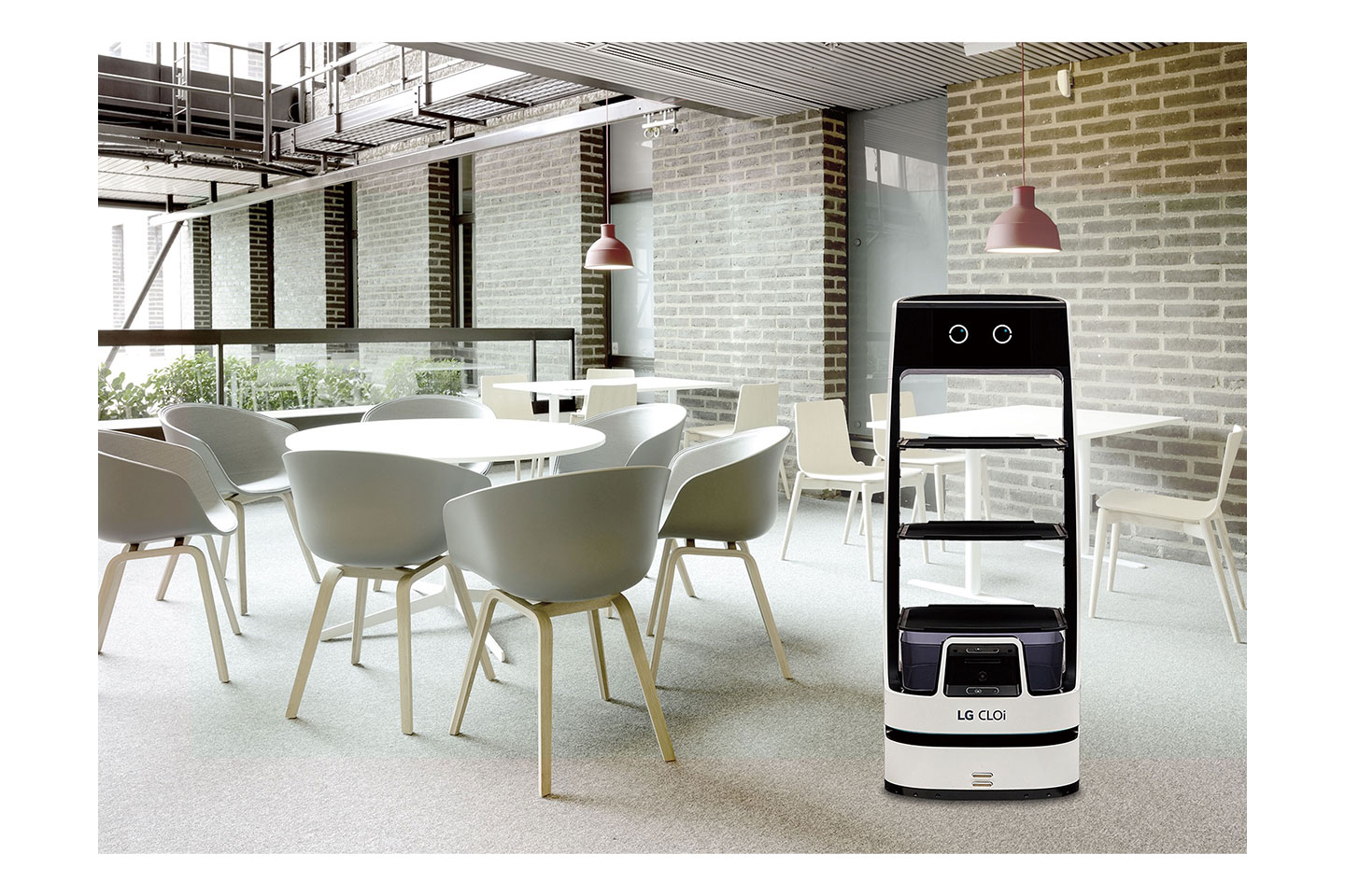 New LG CLOi ServeBot Delivers Smooth Performance for Reliable Customer Service