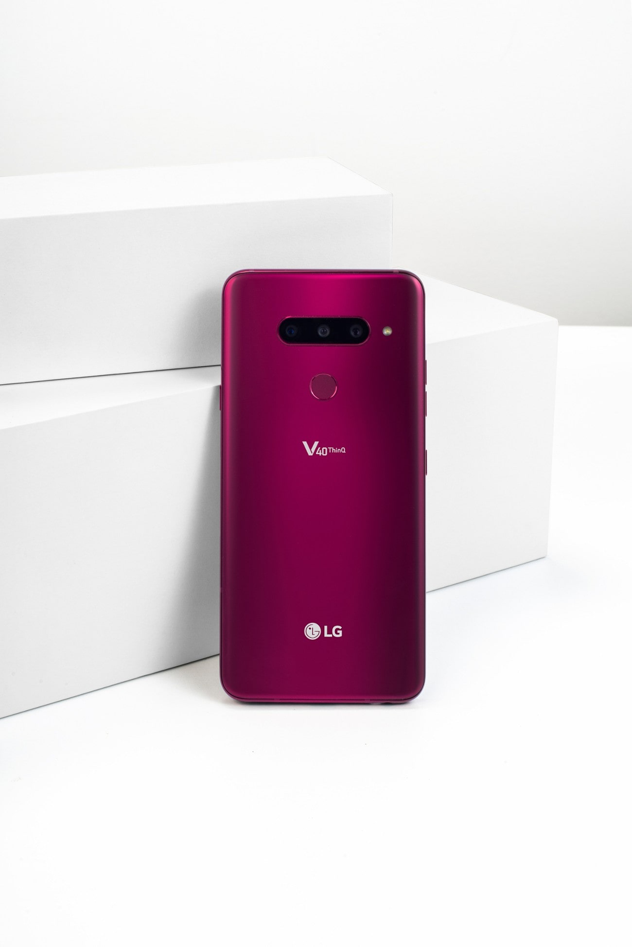LG DELIVERS ULTIMATE FIVE CAMERA SMARTPHONE WITH LG V40 THINQ | LG Global