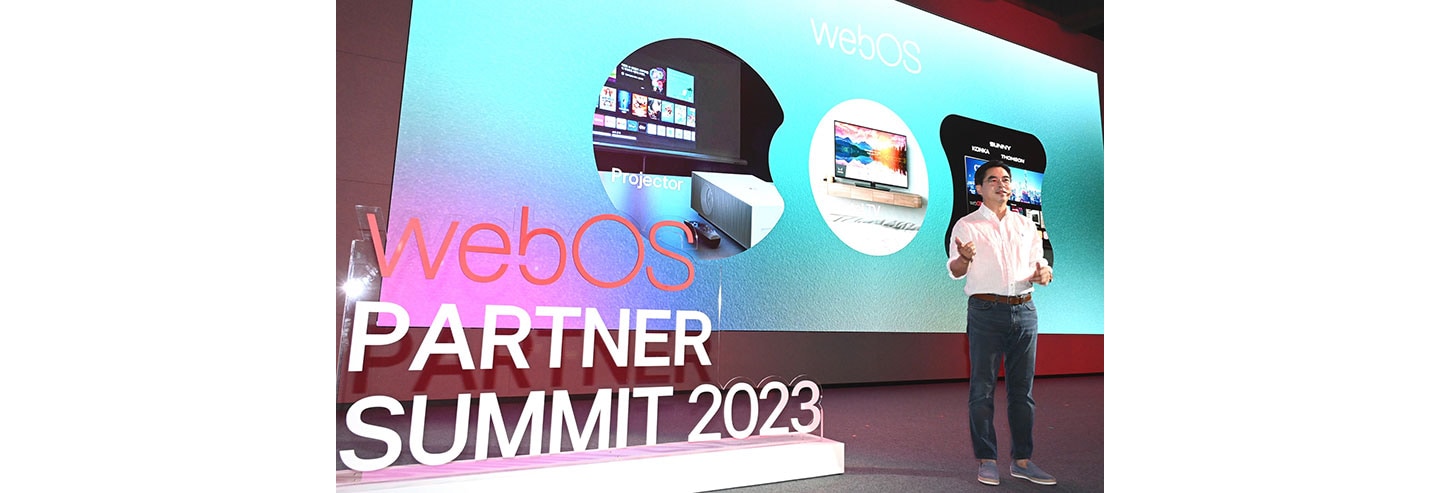 An official from LG Electronics presenting a webOS-related PowerPoint at LG Electronics' webOS Partner Summit event