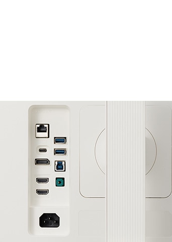 USB Type-C、RJ45 及各種連接埠。