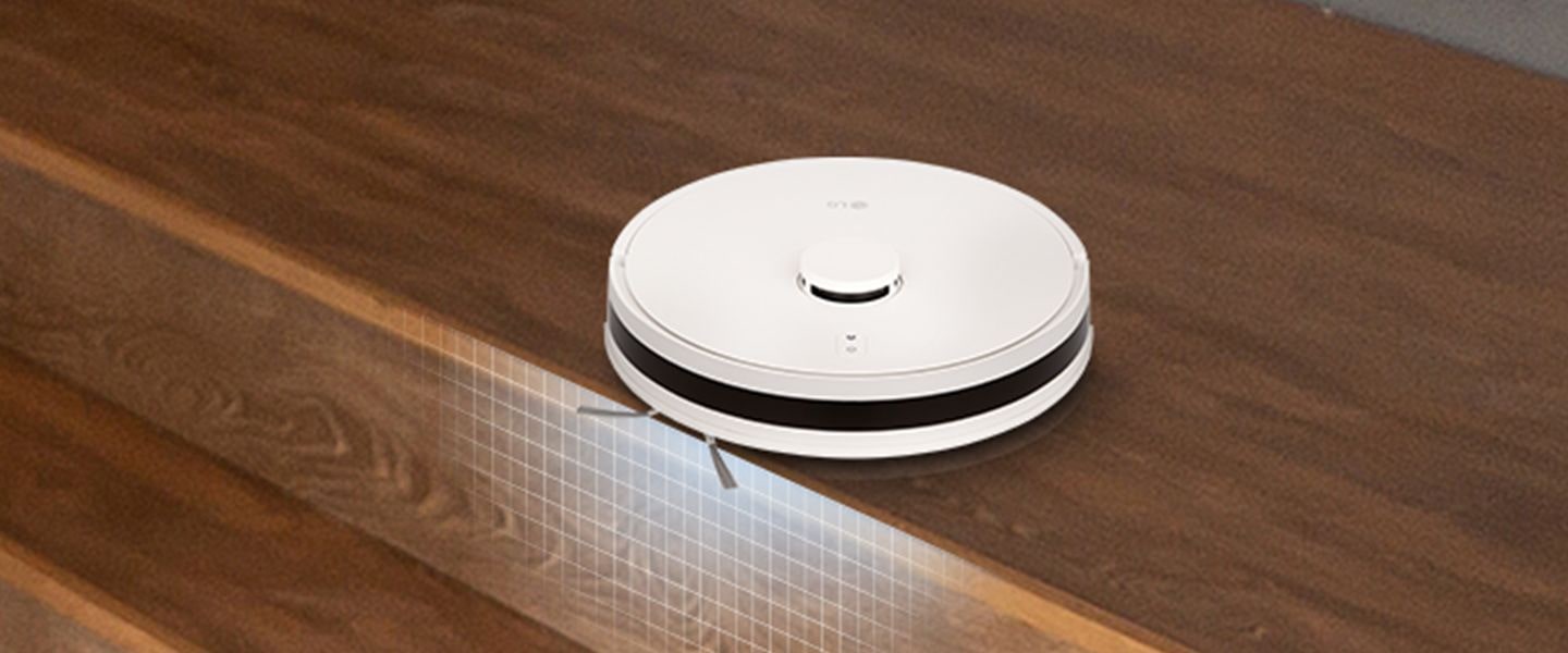 Robot vacuum sensor detects and avoids falling off the stairs.