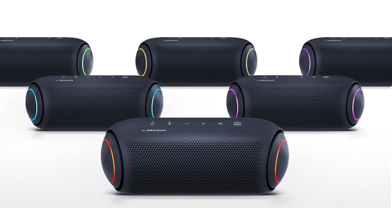 Öt XBOOM Go látható különböző fényekkel, fehér háttérrel.