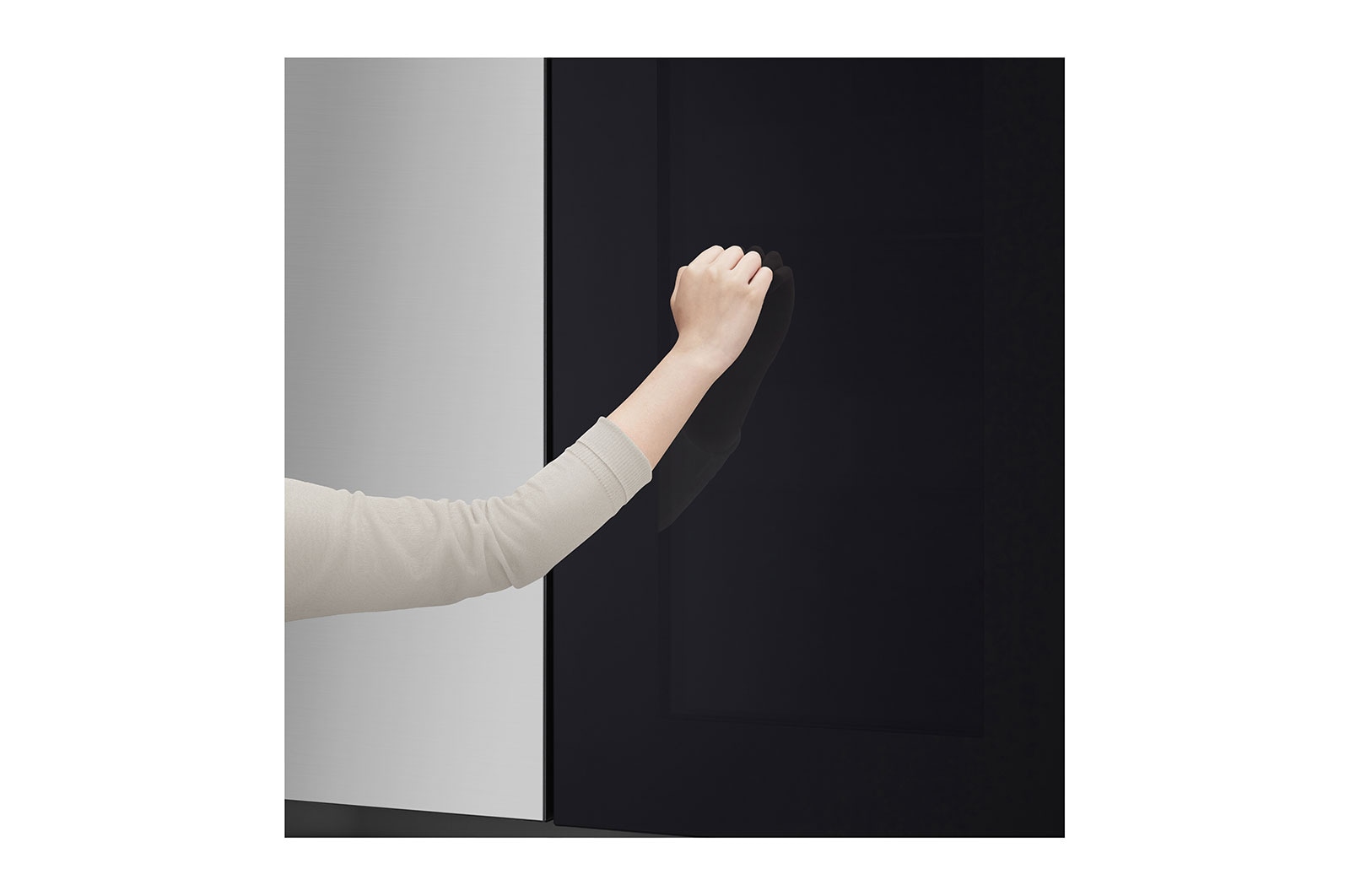 LG InstaView™ Side-by-Side hűtőszekrény DoorCooling+™ és ThinQ™ technológia, 655L kapacitás, GSVV80PYLL