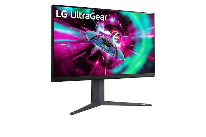 LG 31.5” LG UltraGear™ 16:9 képarányú UHD Gaming Monitor 144 Hz képfrissítéssel, 32GR93U-B