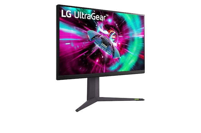 LG 31.5” LG UltraGear™ 16:9 képarányú UHD Gaming Monitor 144 Hz képfrissítéssel, 32GR93U-B
