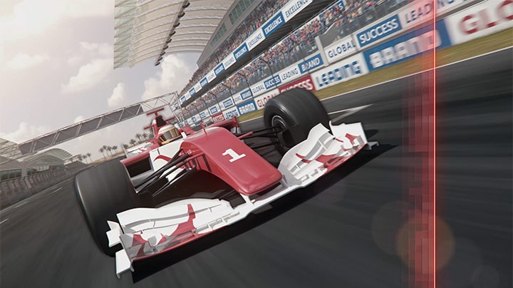 Összehasonlító videó a Dinamikus színárnyalat-leképezés funkció alkalmazása előtt és után.