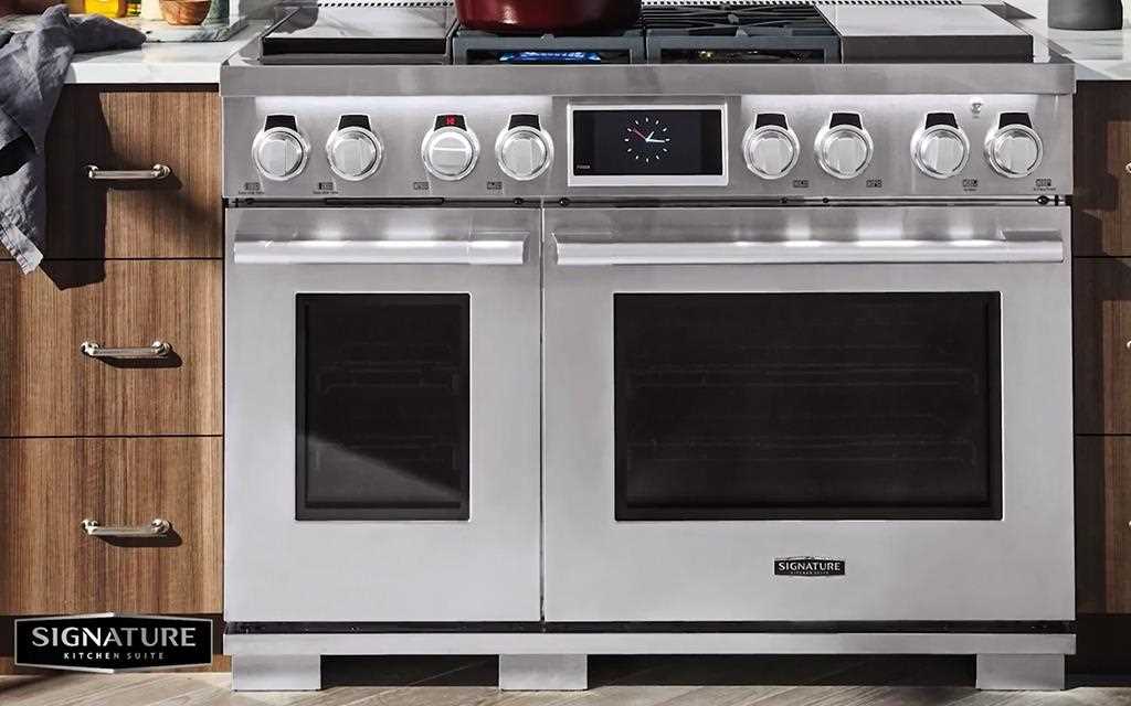 A close up view of dual fuel pro range from lg signature kitchen suite. 