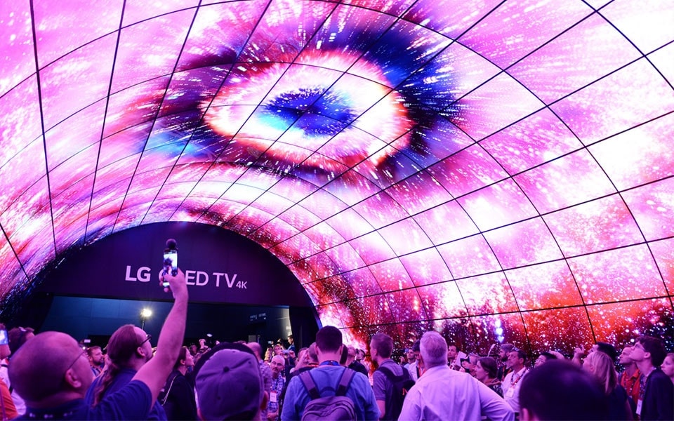 LG showcased OLED technology at IFA 2013.