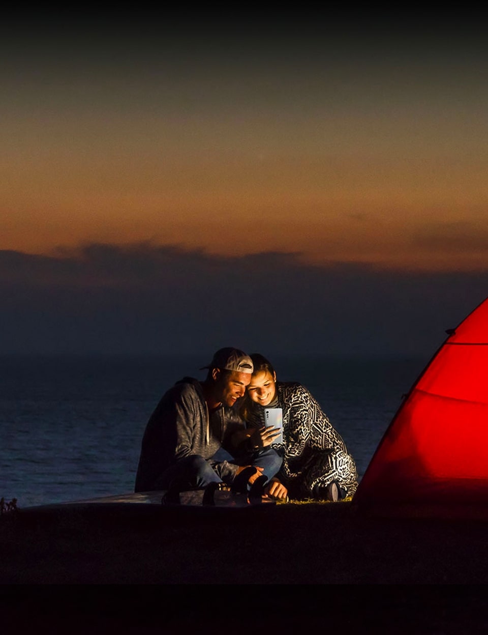 A lifestyle image showing the long lasting battery of the LG VELVET