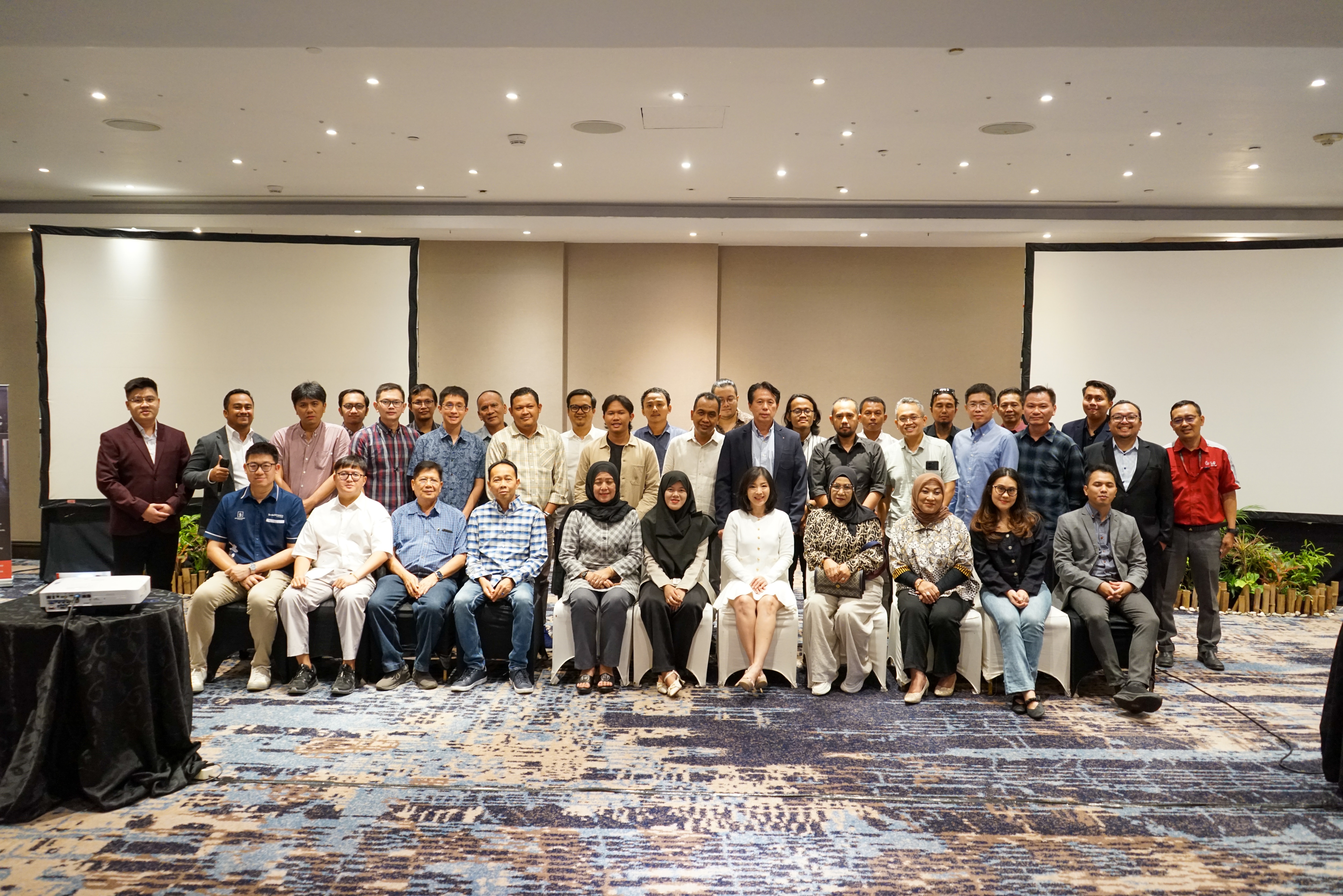 Kegiatan LG SAC Dealer Seminar di Kota Surabaya: Mengembangkan Bisnis HVAC di Indonesia