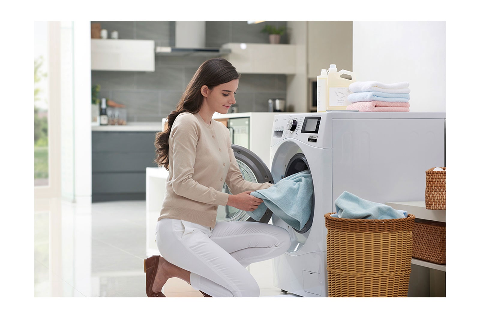 LG Mesin Cuci Front Loading, 14kg – Hemat Listrik dengan Inverter Direct Drive, F1014NTGW