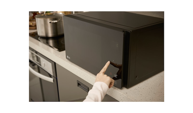 LG 25L NeoChef™ Microwave Solo Smart Inverter, MS2595DIS