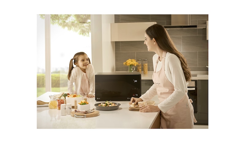 LG 25L NeoChef™ Microwave Solo Smart Inverter, MS2595DIS