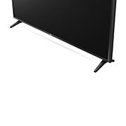 LG LM56 32 (81.28 cm) Smart HD TV, 32LM560BPTC