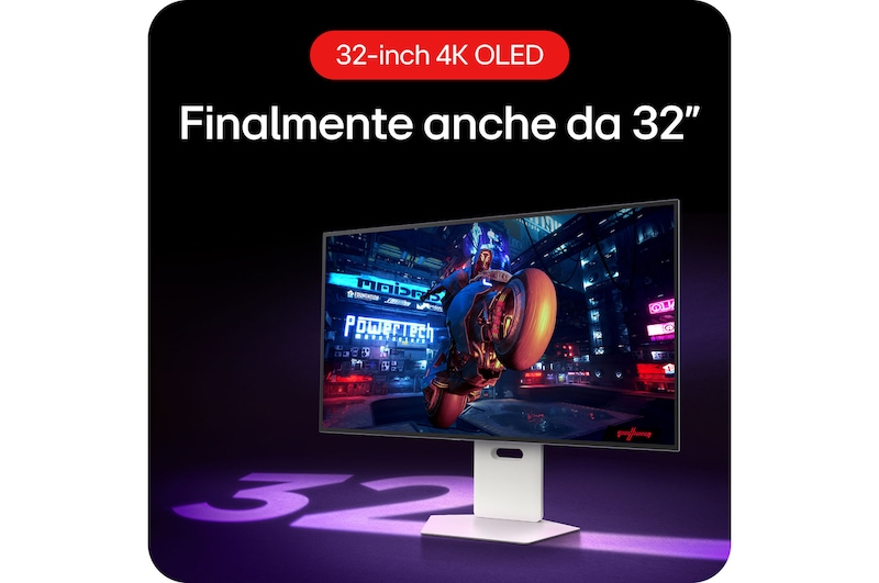 Monitor Gaming LG UltraGear 32GS95UV-W che presenta il primo schermo OLED 4K da 32 pollici, offrendo un campo visivo più ampio.