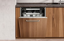Immagine di una lavastoviglie da incasso installata in cucina
