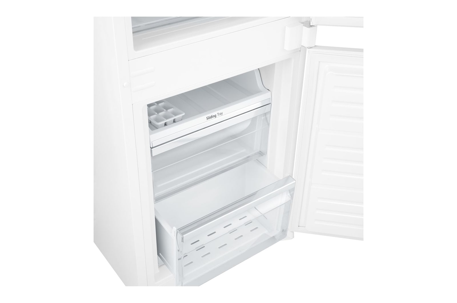 Dettaglio del freezer aperto con cassetti aperti