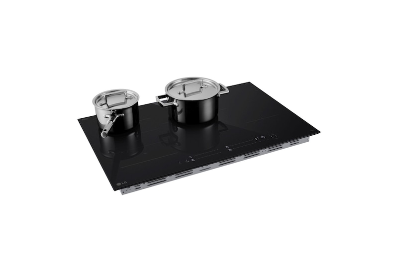 Foto angolata verso destra del piano cottura.