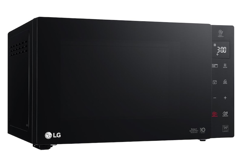 Vista da tre quarti con microonde rivolto verso destra