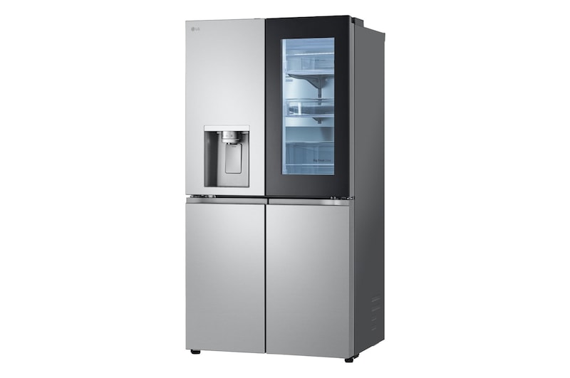 Vista del frigo leggermente girato con porte chiuse