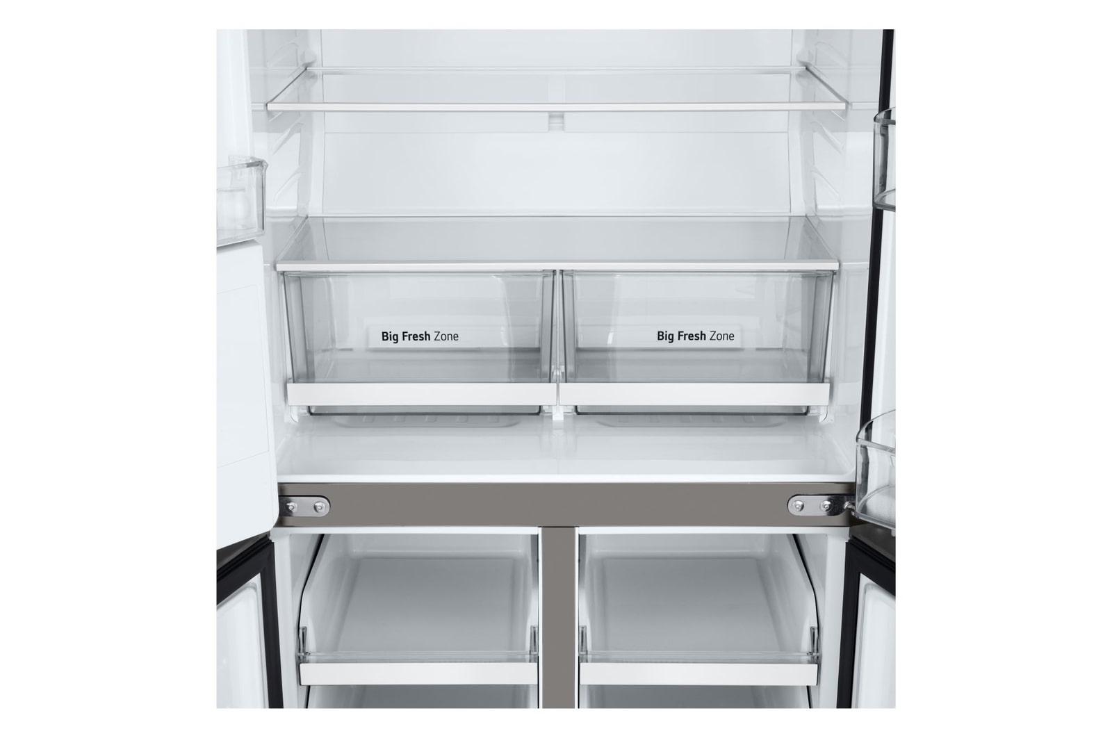 Dettaglio scaffali e cassetti del frigorifero