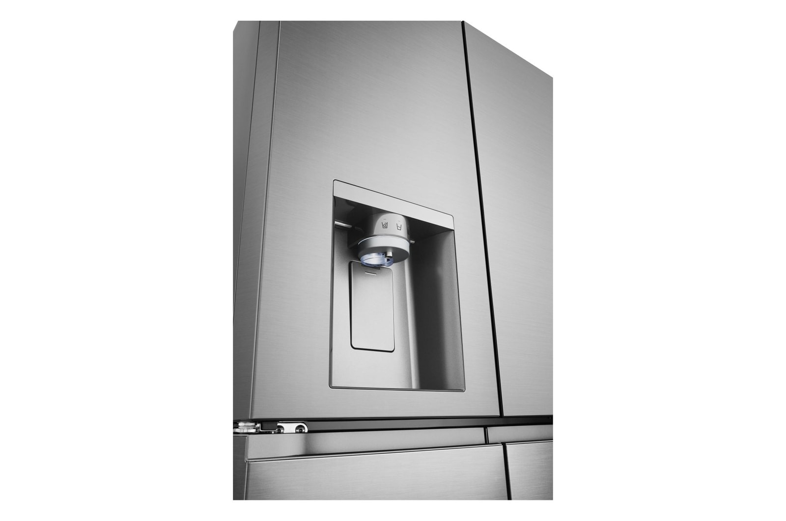 Dettaglio scaffali e cassetti del frigorifero