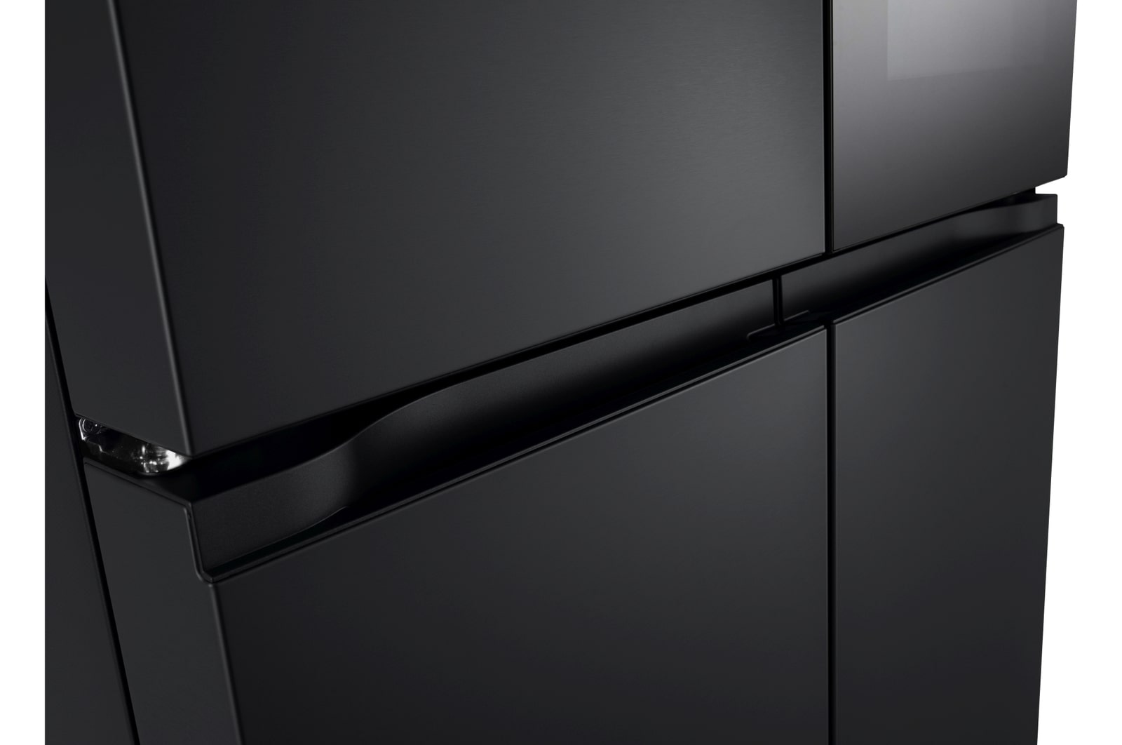 Dettaglio delle maniglie integrate verticali