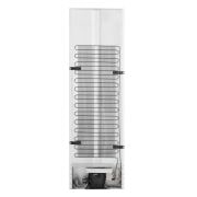 Frigorifero vuoto con porta del frigorifero aperta