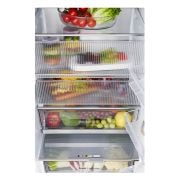 Dettaglio dell'interno del frigorifero con Food Cover abbassato