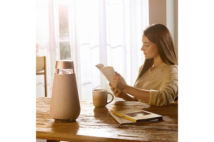 LG XBOOM 360 | Speaker omnidirezionale 50W Serie XO3 | Illuminazione emozionale, IP54, Bluetooth 5.1, Autonomia 24 ore | Beige, XO3QBE