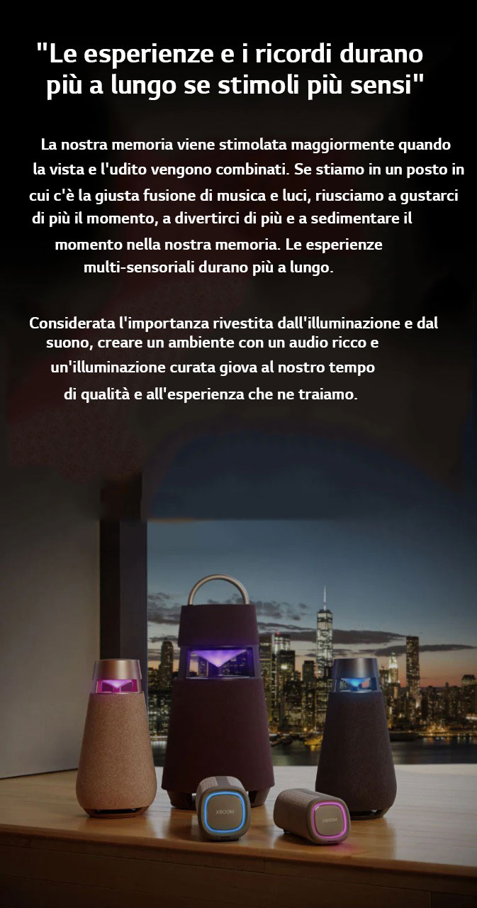 Immagine di XBOOM in mano a una persona.