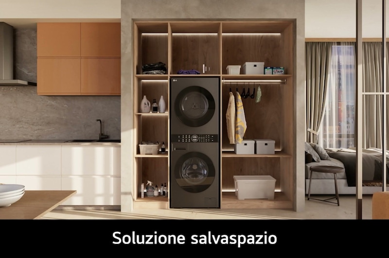 WashTower Colonna Bucato LG WT1210BBF inserita in una soluzione salvaspazio con nicchie in legno e arredi integrati in un ambiente domestico moderno.