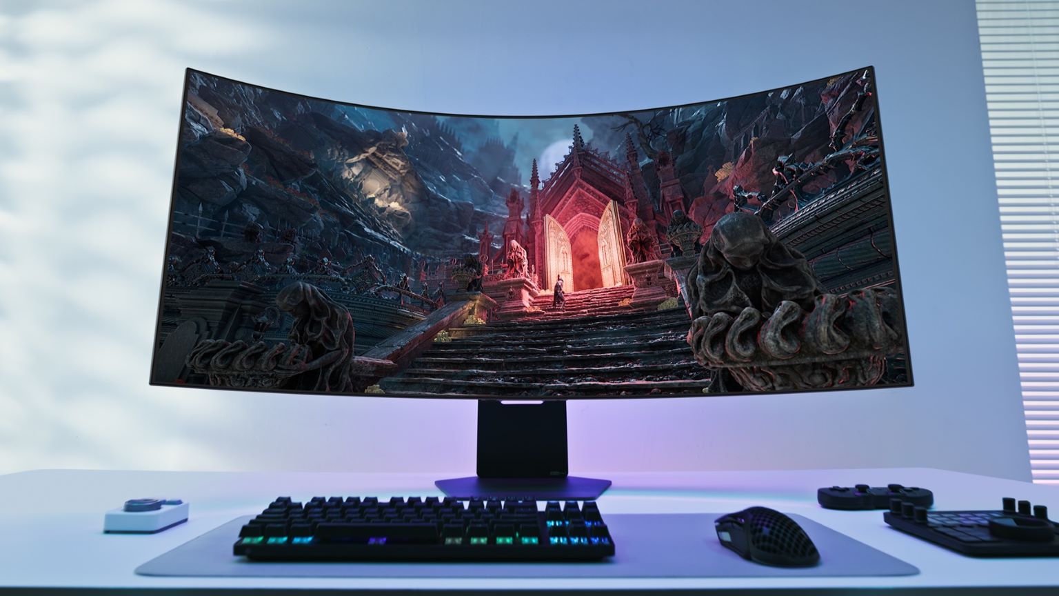 Cresce il gaming sul PC, quali sono i titoli preferiti: immagine del monitor da gaming LG UltraGear™ OLED 45GX950A