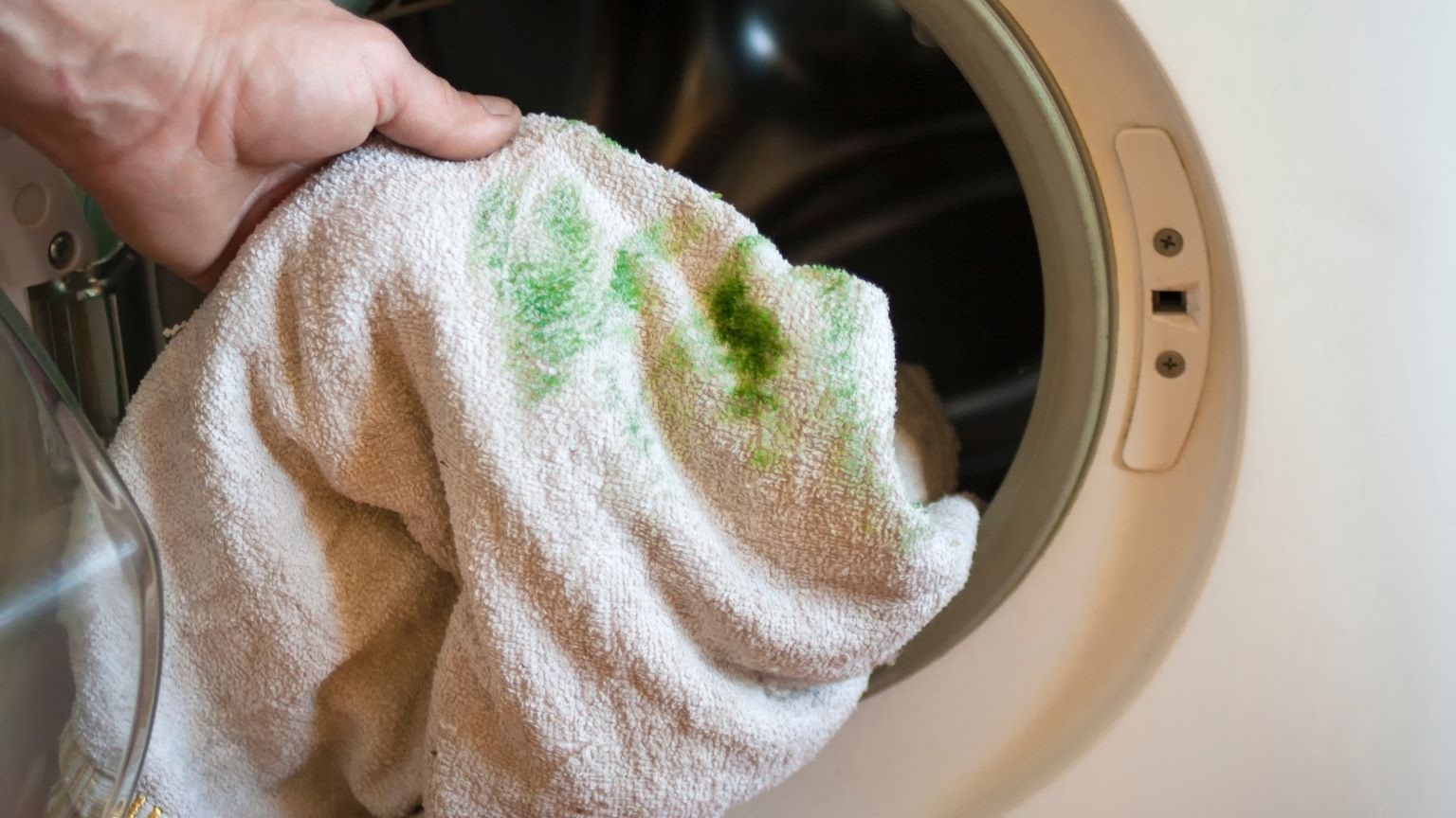 Macchia d’erba sui vestiti