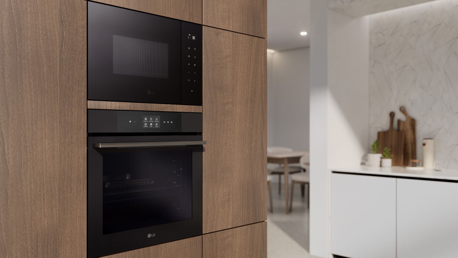 Ricette in forno per ridurre i consumi: immagine di un forno LG instaview e di un microonde LG.