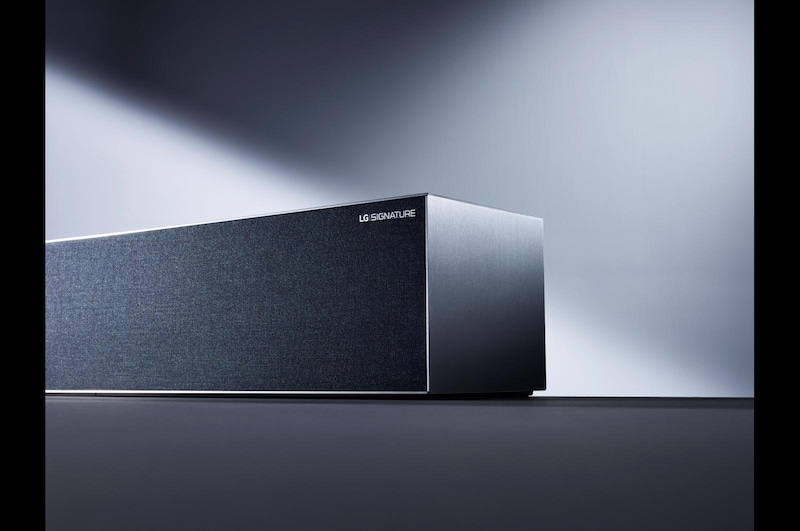 LG SIGNATURE TV OLED ARROTOLABILE AI 4K Cinema HDR 65" Smart TV Dolby Vision™ Dolby Atmos® Google Assistant e Alexa , OLED65R9PLA