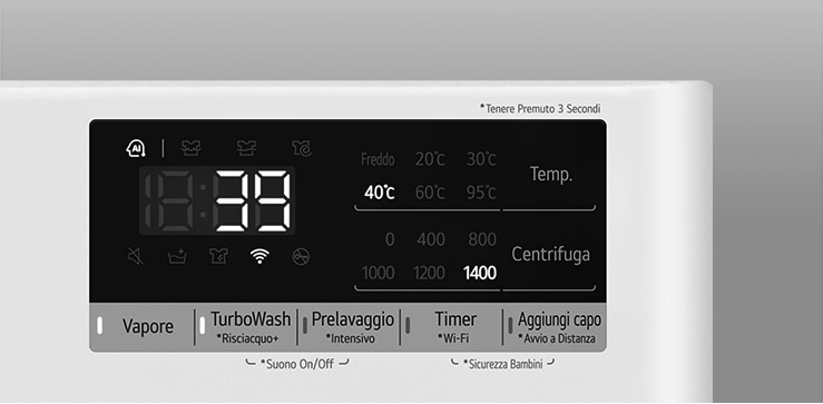 Dettaglio del pannello di controllo della lavatrice in cui si vede il display.