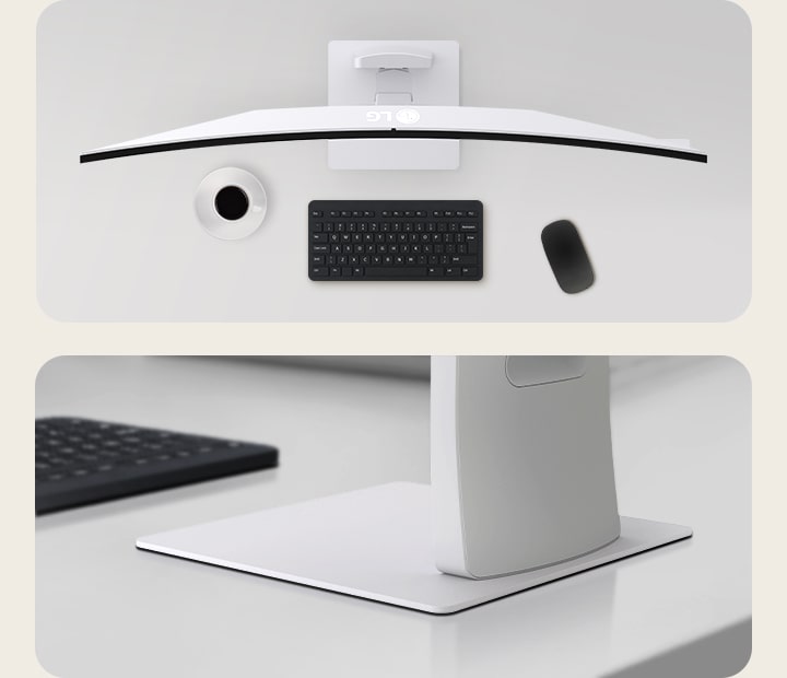 Vista divisa che mostra il monitor LG UltraWide dall’alto con schermo curvo e setup minimalista sulla scrivania, insieme a un primo piano della base del supporto piatto per un sostegno stabile.