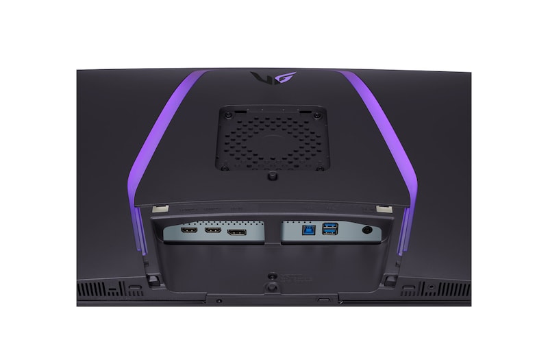 明かりのついたポートのクローズアップ画像