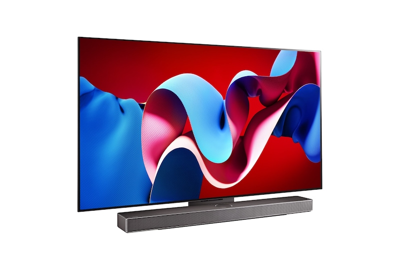 Вид справа и сбоку под небольшим углом на телевизор LG OLED evo, OLED C4 с расположенной под ним звуковой панелью LG Soundbar