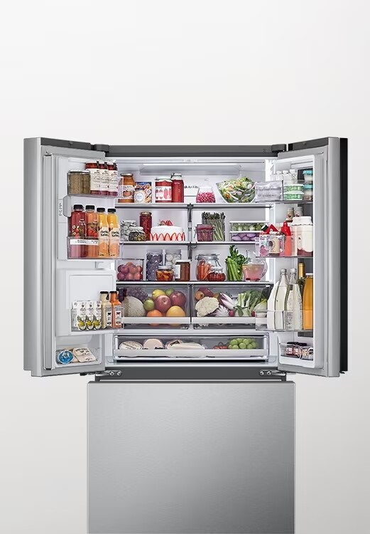 Изображение холодильника MAX InstaView с глубиной, соответствующей глубине кухонной мебели.