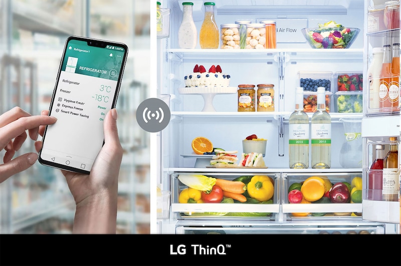 Refrigerador LG GM28XID con App LG ThinQ en smartphone, permitiendo al usuario controlar y monitorear la temperatura y funciones del refrigerador de forma remota.