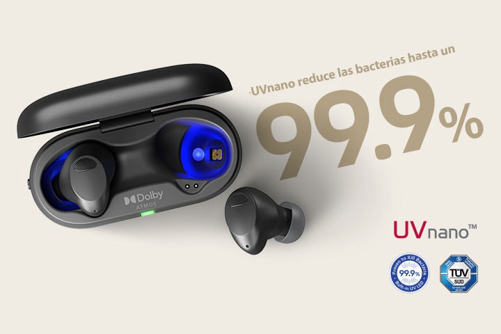 Vista superior del LG TONE Free T90S con la base abierta. Se coloca un audífono en la superficie para mostrar la nanoiluminación UV. El texto se muestra junto a los audífonos.