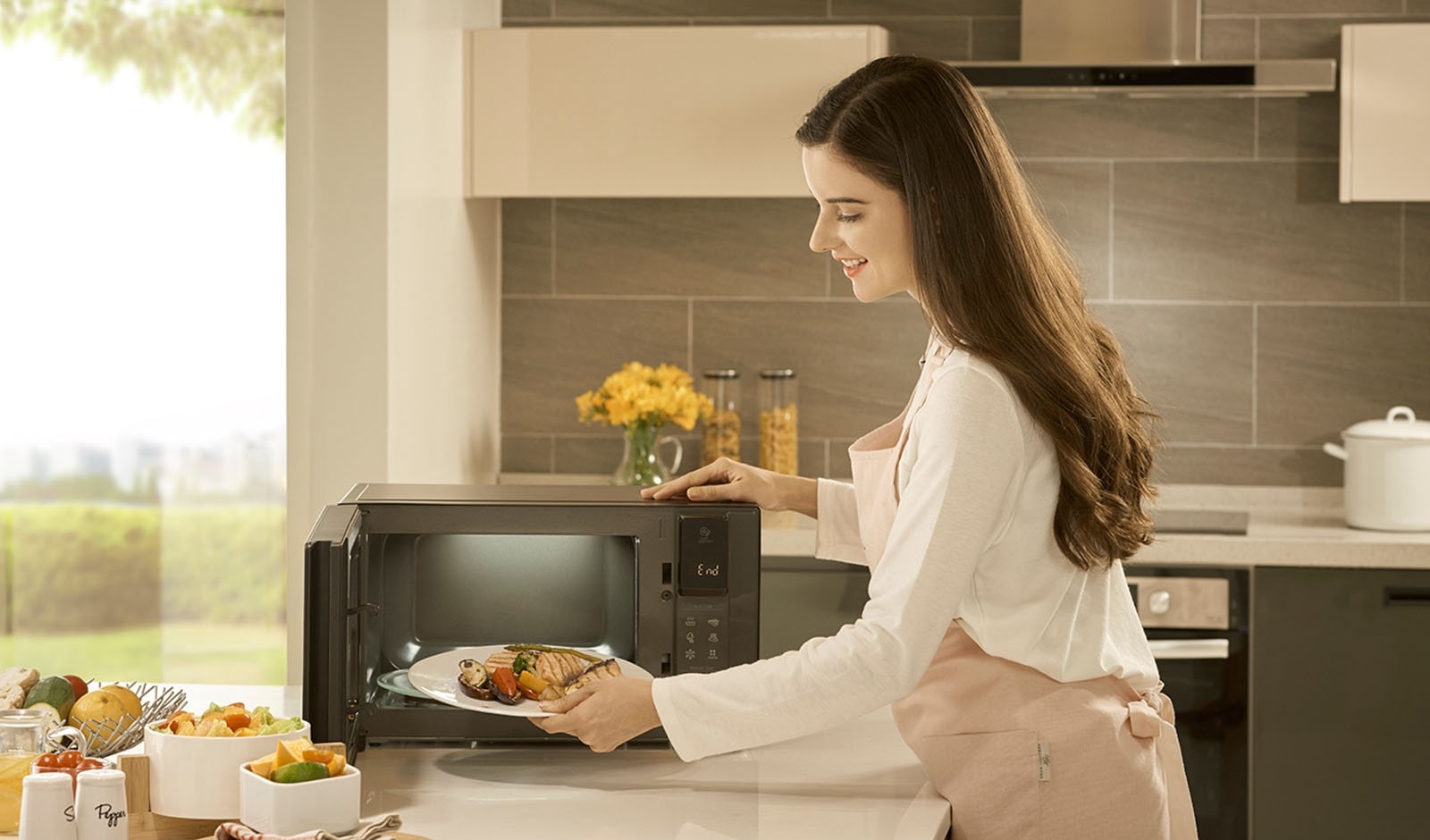 LG Horno Microondas NeoChef™ 1.5 pies³ con Grill, MH1596DIR