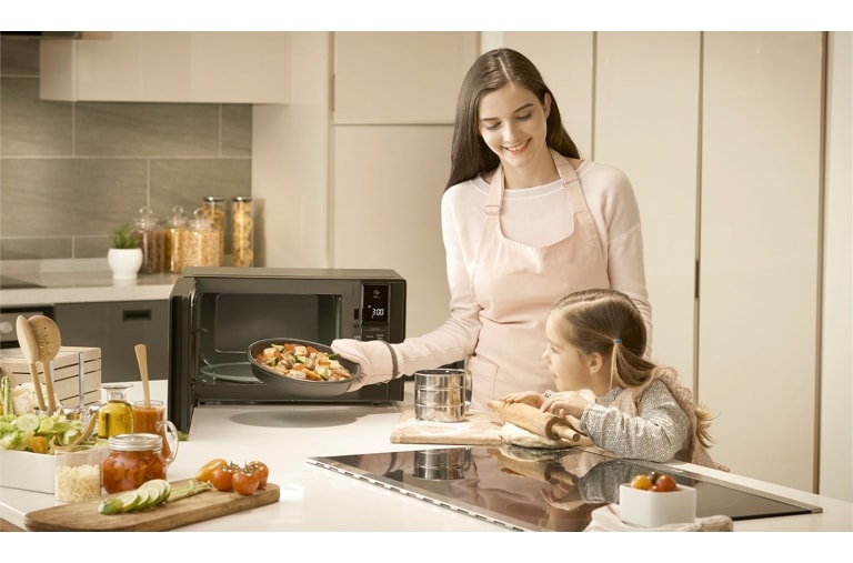 LG Horno Microondas NeoChef™ 1.5 pies³ EasyClean, MS1596DIR