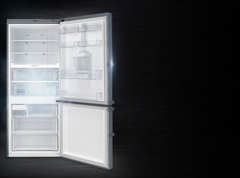 Luz LED, eficiente en energía y dura más tiempo que bombillas convencionales.