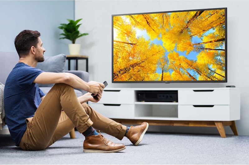 LG Pantalla LG UHD AI ThinQ 55" UQ74 4K Smart TV, 55UQ7500PSF