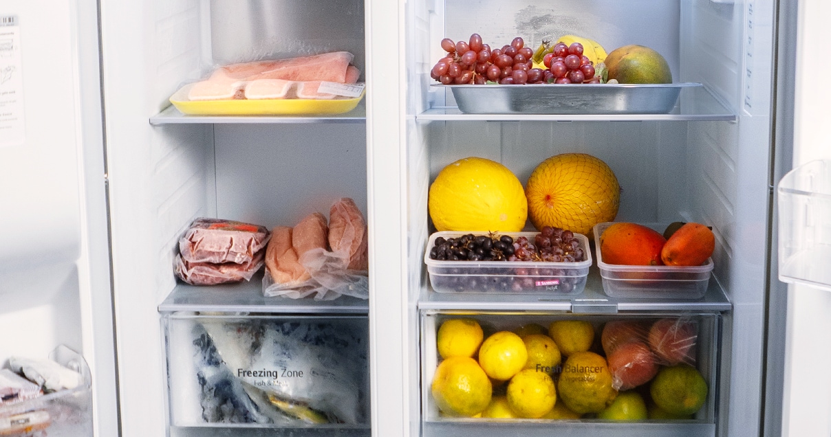 LG InstaView refrigerator filled with well-organized and fresh ingredients which is prepared for upcoming week.