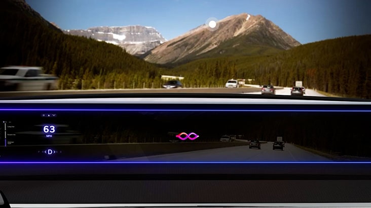 It recognizes landmarks, remembers driver preferences, and uses AI to suggest personalized recommendations. It recognizes landmarks, remembers driver preferences, and uses AI to suggest personalized recommendations.